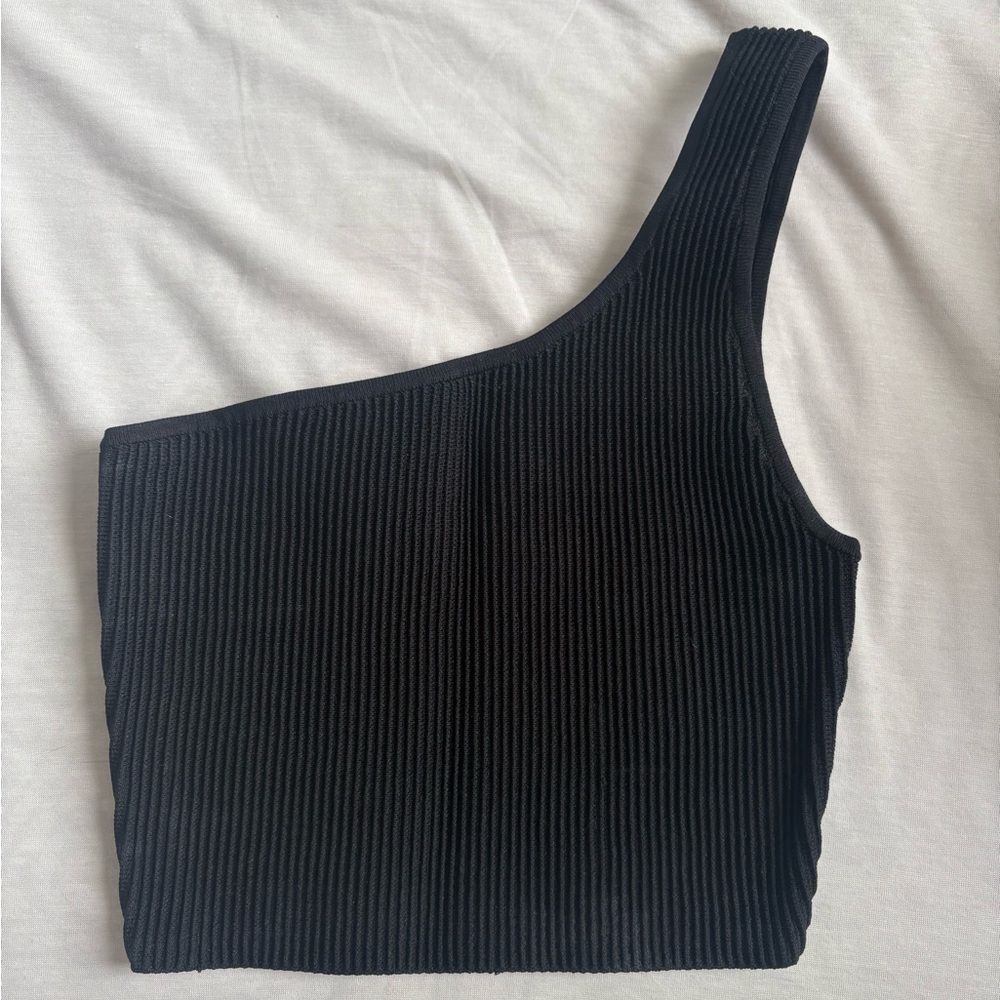 Black Ribbed One-Shoulder Cropped Tank